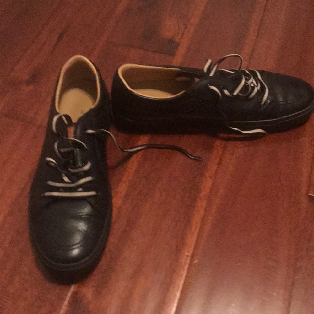 Shoes - Picture 3 of 3